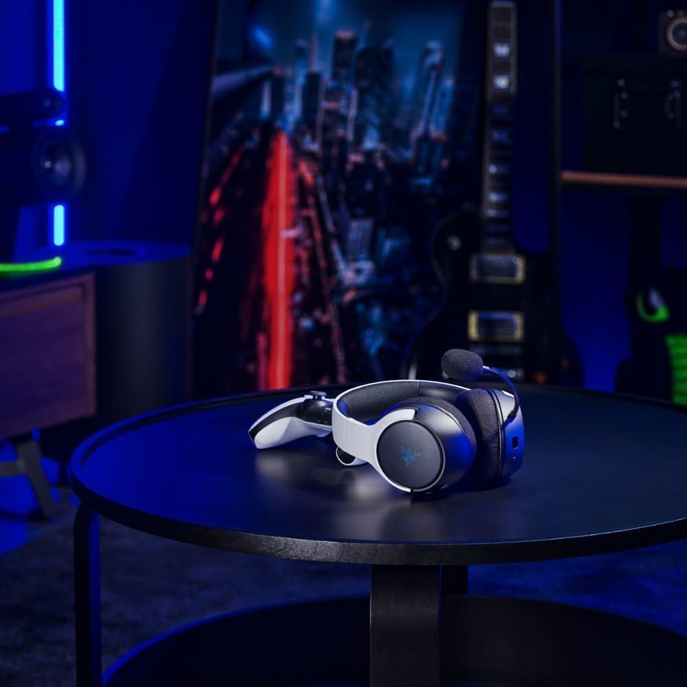 Razer Kaira Dual Wireless Gaming Headset - Triforce 50mm Drivers, HyperClear Mic, 2.4GHz & Bluetooth - Kaira - White/Black