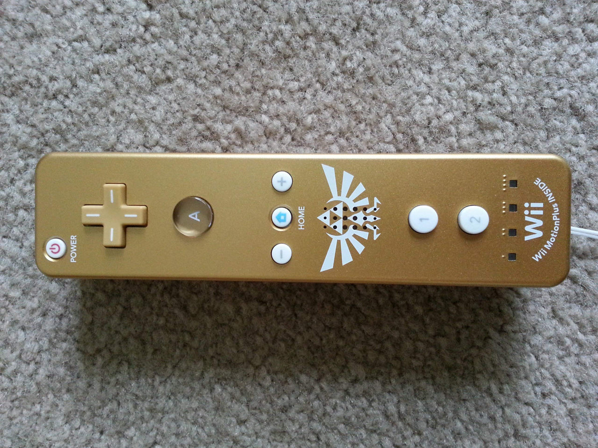 Nintendo Wii Remote Plus Gold (Zelda Edition) (refurbished)