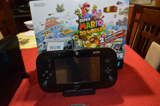 Nintendo Wii U Deluxe Set Bundle - Super Mario 3D World & Nintendo Land - Black 32GB