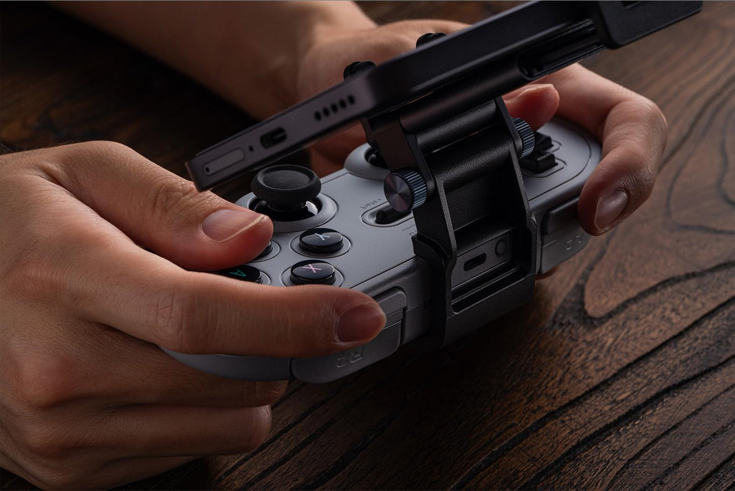8Bitdo Mobile Clip for SN30 Pro Controller - Black, Adjustable, Lightweight