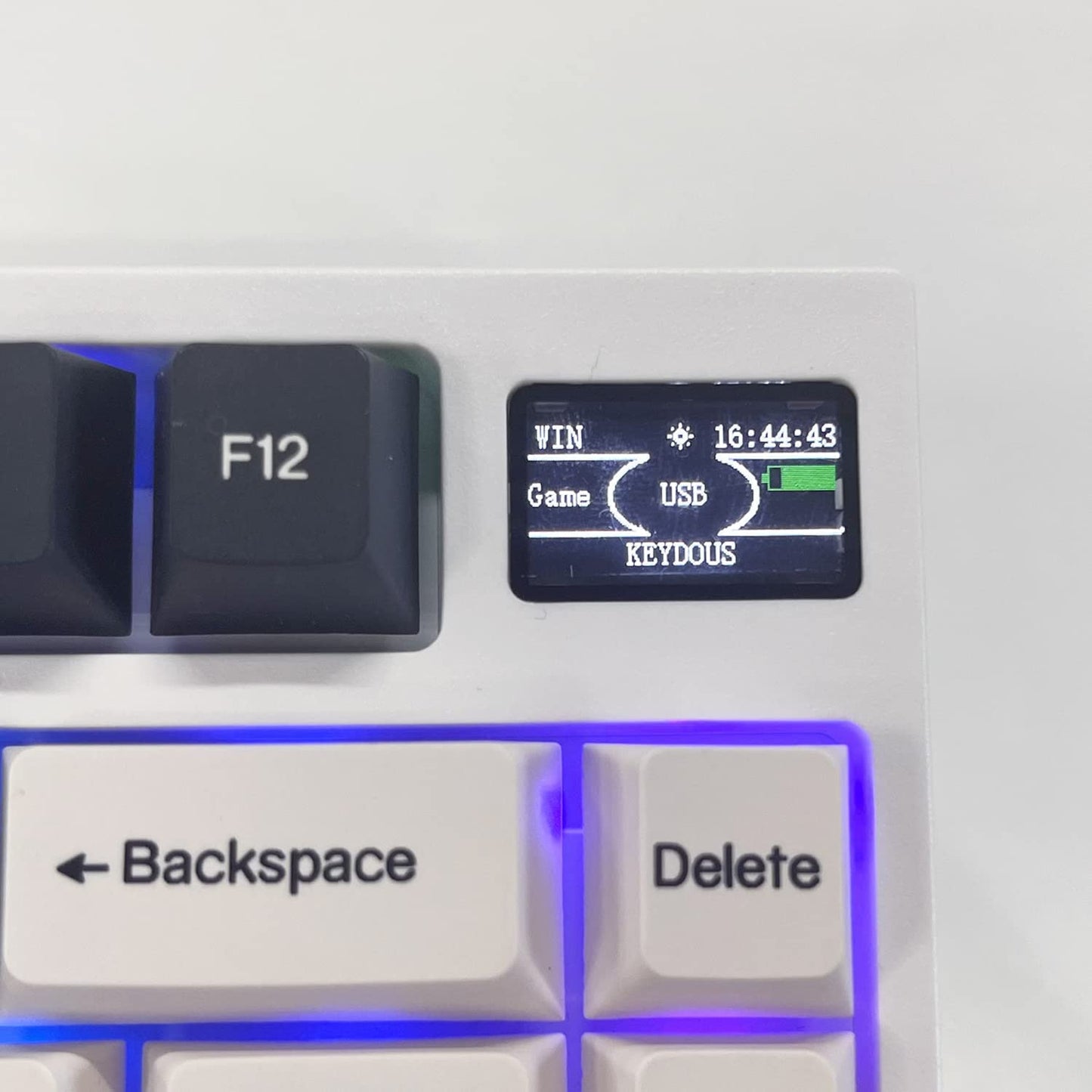 keydous NJ81 Wireless Mechanical Keyboard - 75% Hot-swappable, RGB, Bluetooth/2.4G/Wired, White Moon Version, Brass Plate + Gateron Pro Milky Yellow