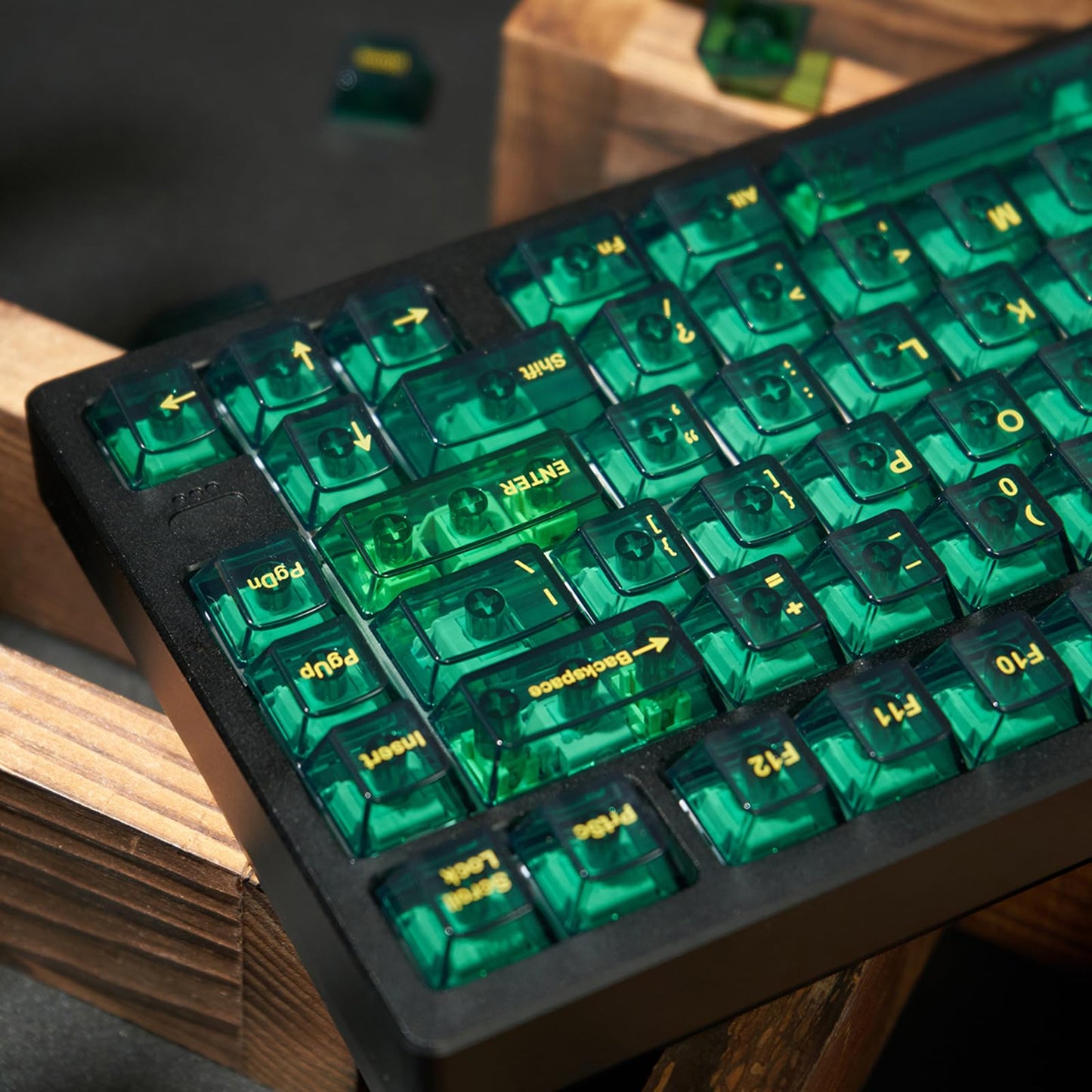 SUEHIODHY Green Crystal Clear Keycaps Set  156 Keys Cherry Profile Transparent Keycaps for 60% 65% 75% 100% Backlit Wireless Cherry Mx Switches Mechanical Gaming Keyboard