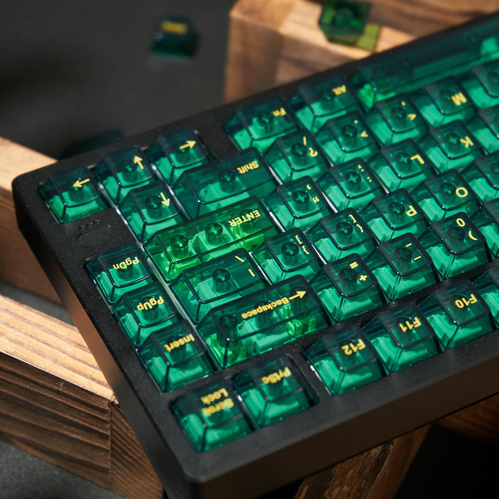 SUEHIODHY Green Crystal Clear Keycaps Set  156 Keys Cherry Profile Transparent Keycaps for 60% 65% 75% 100% Backlit Wireless Cherry Mx Switches Mechanical Gaming Keyboard
