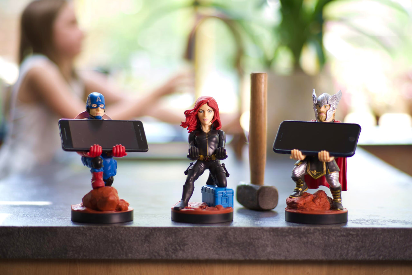 Cableguys Captain America PS4 Controller Stand - Model CGCRMR300202