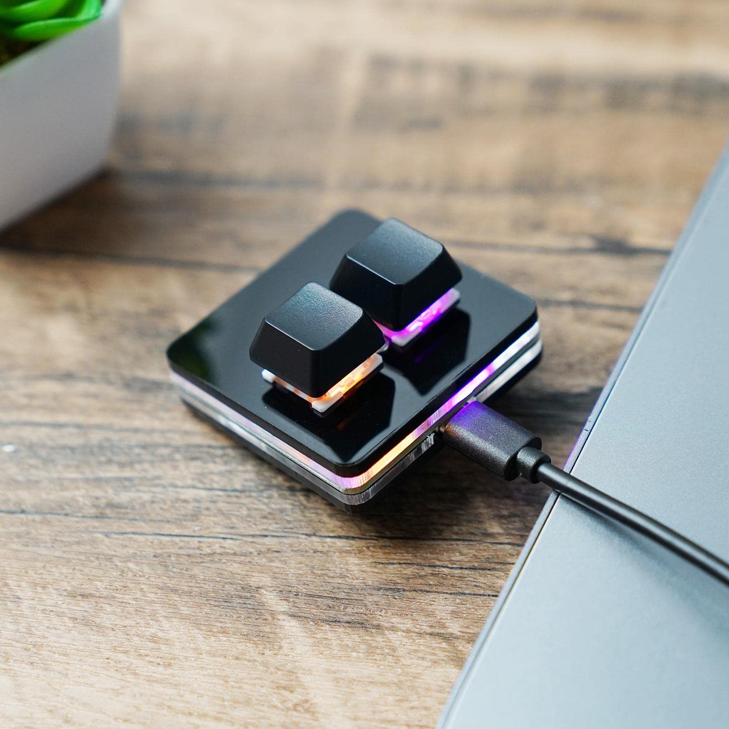 BTXETUEL 2-Key Hotswap Mechanical Gaming Keyboard, Mini RGB Keypad, Black Plastic for Macros & Rhythm Games