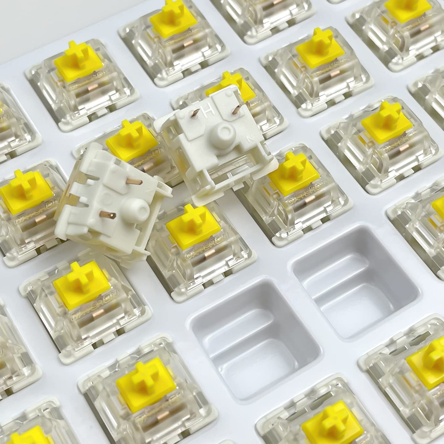 kutethy Gateron G Yellow Pro Switches, Pre-lubed 3pin RGB SMD Linear, 72 PCS, Yellow for Gaming Mechanical Keyboards
