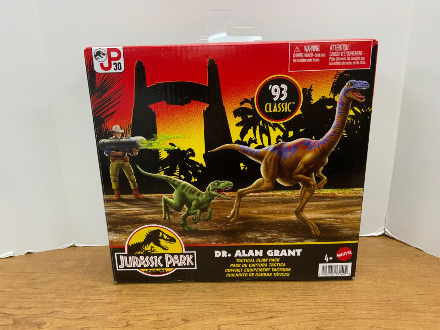 Jurassic World Park 93 Classic with Bonus Sticker (Dr. Alan Grant - Tactical Claw Pack)