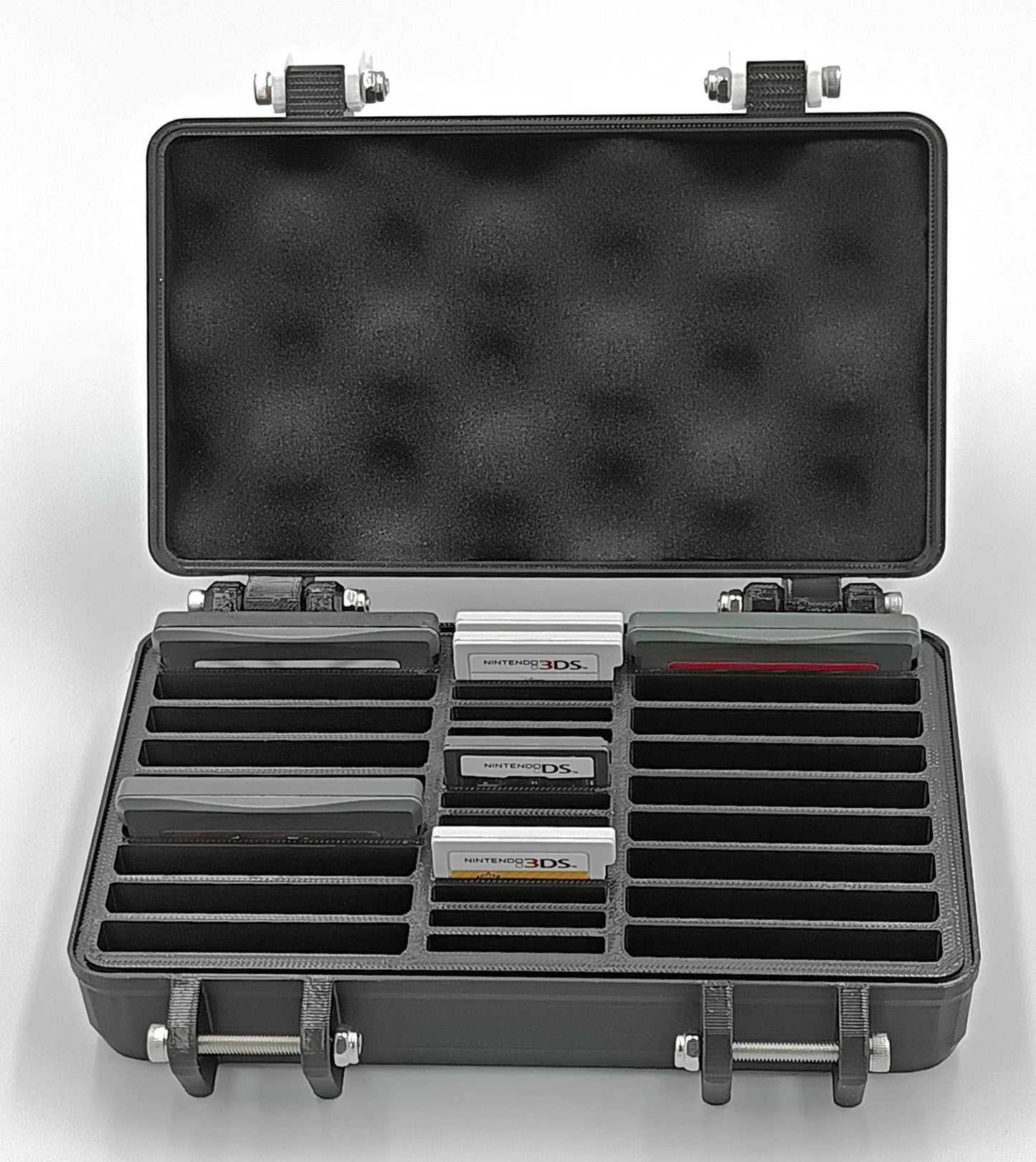 Generic Rugged Protective Carrying Case for Game Boy Advance/DS/3DS - Holds 32 Games, Black, 123mm x 171mm x 51.9mm