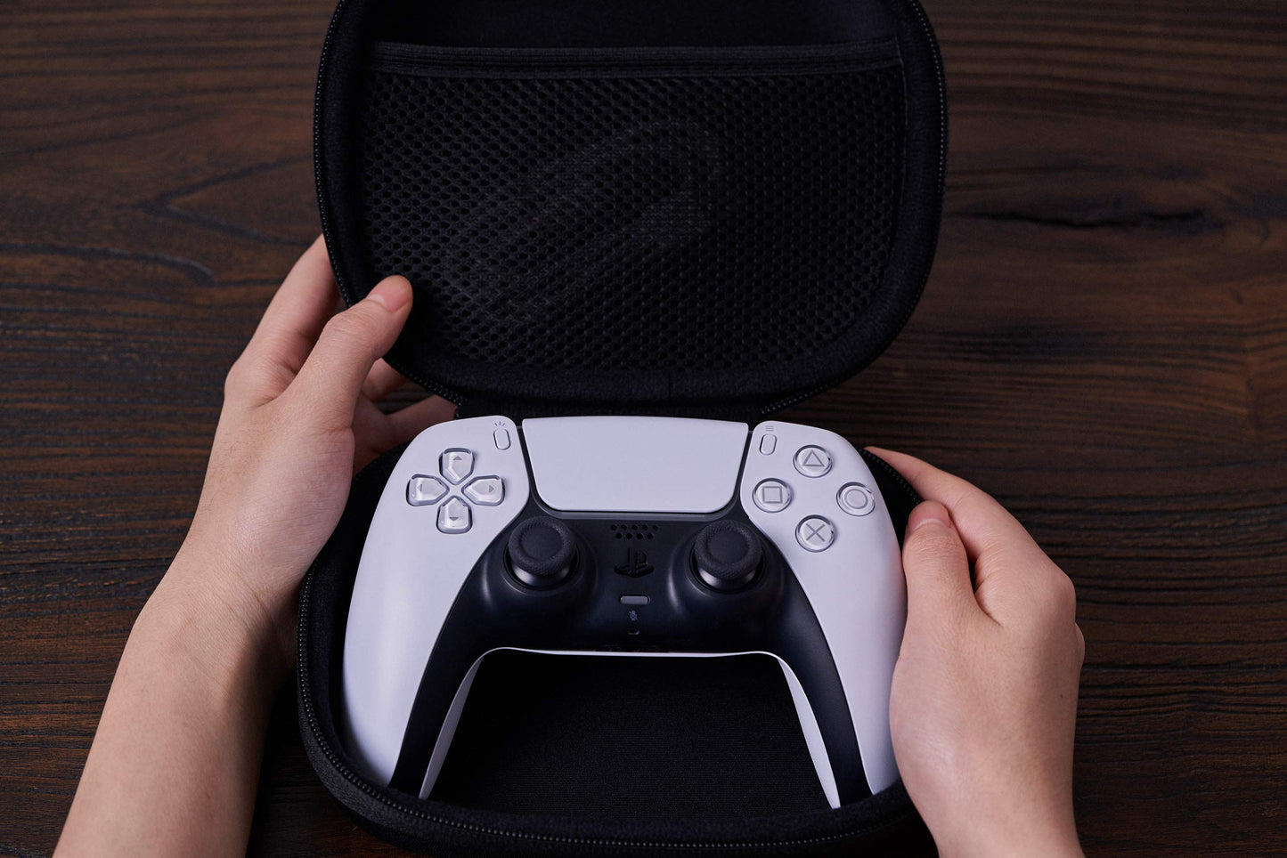 8Bitdo Classic Controller Travel Case - Nylon, Black, Compatible with Pro 2, Sn30 Pro+, PS5, PS4, Xbox One, Model 6922621501763