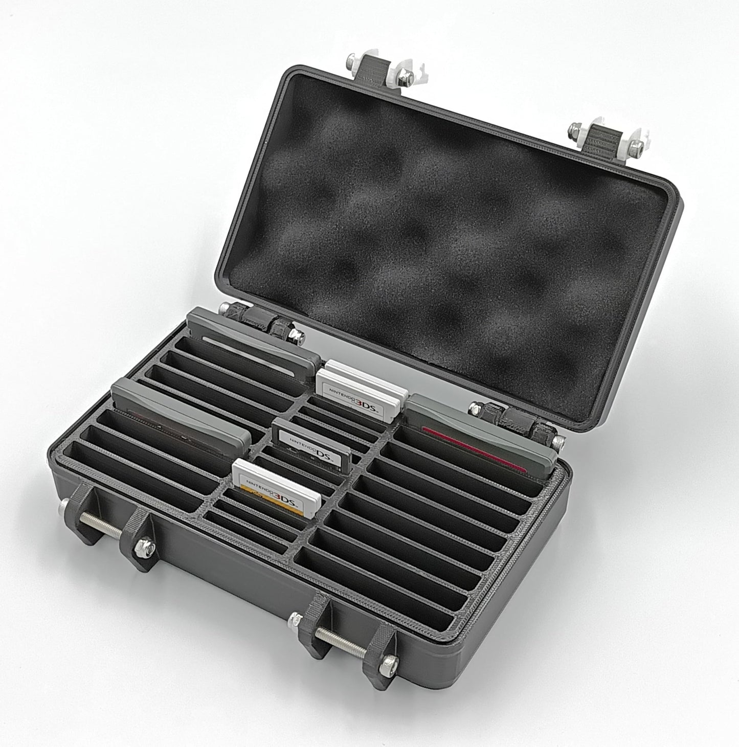 Generic Rugged Protective Carrying Case for Game Boy Advance/DS/3DS - Holds 32 Games, Black, 123mm x 171mm x 51.9mm