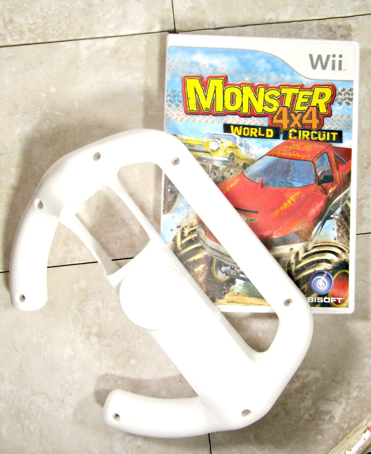 Monster 4X4: World Circuit (with wheel) - Nintendo Wii