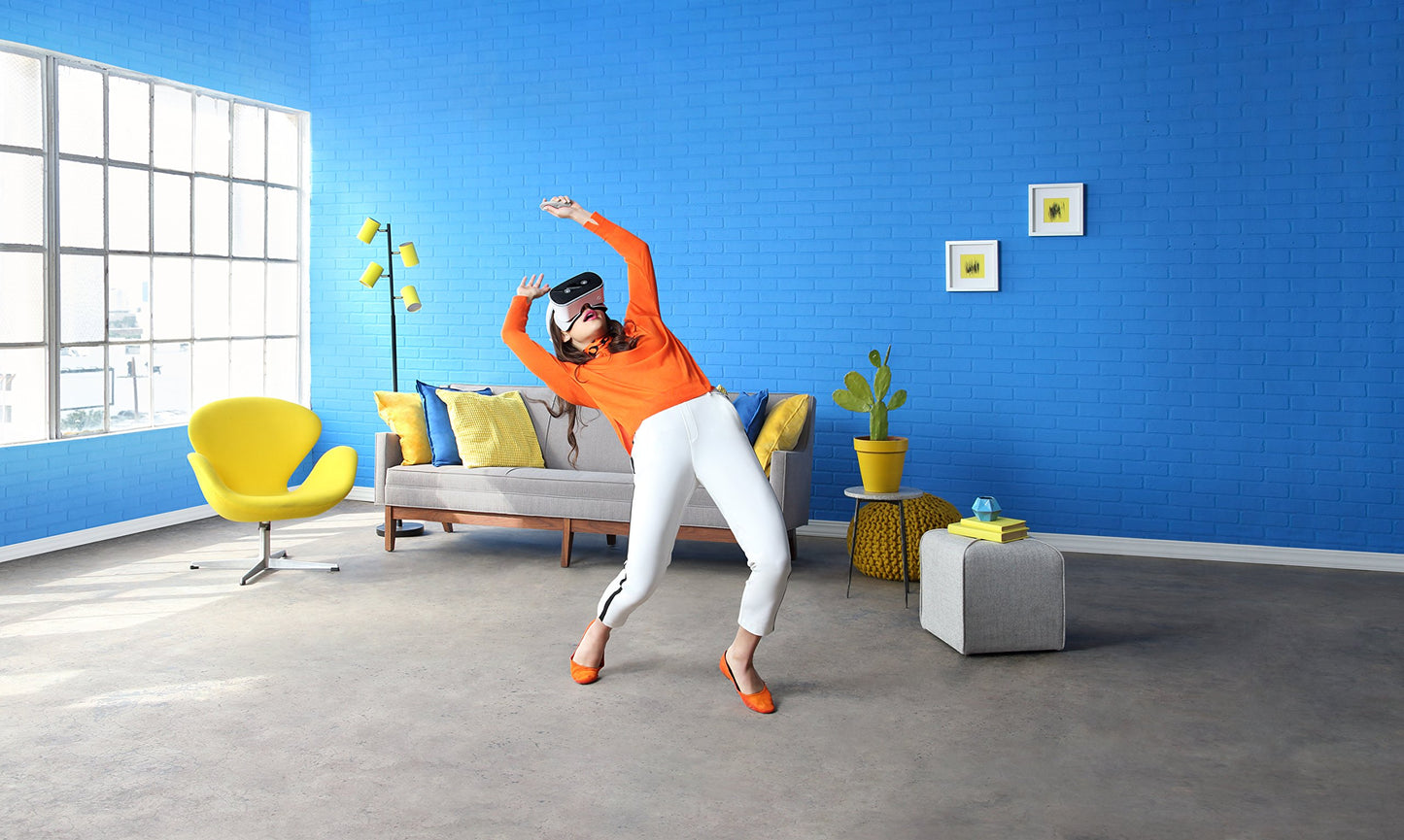 Lenovo Mirage Solo VR Headset - Standalone with Worldsense Tracking, QHD Display, White, Model ZA3C0003US