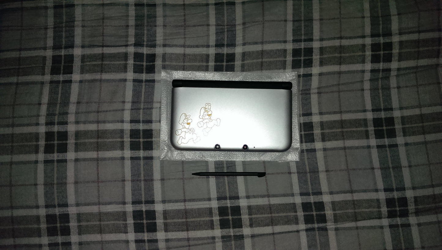 Nintendo 3DS XL - Silver, Mario & Luigi Dream Team Limited Edition, Model SPRSVMDR