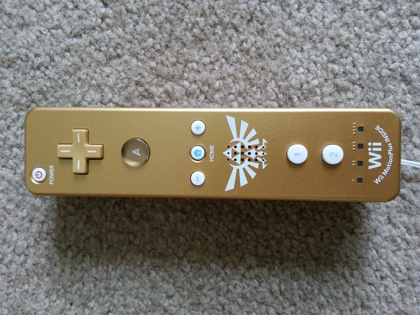 Nintendo Wii Remote Plus  Gold (Zelda Edition) (refurbished)