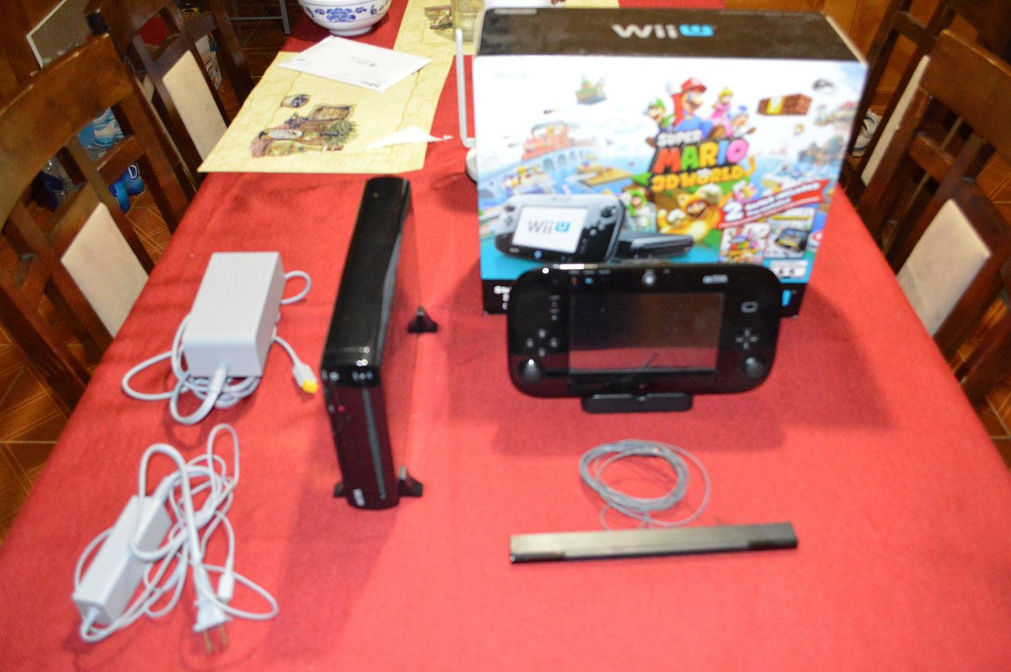 Nintendo Wii U Deluxe Set Bundle - Super Mario 3D World & Nintendo Land - Black 32GB