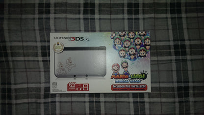 Nintendo 3DS XL - Silver, Mario & Luigi Dream Team Limited Edition, Model SPRSVMDR